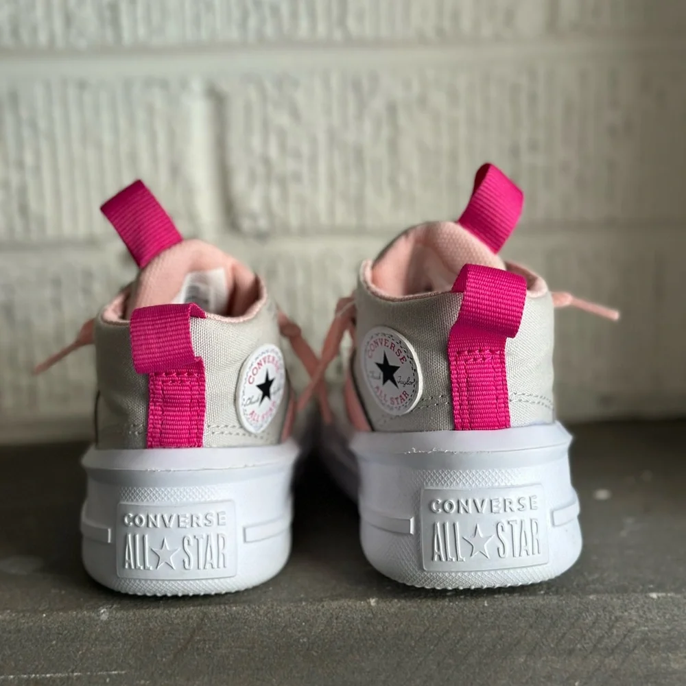 Infant Converse Chuck Taylor ultra color block easy on Size 5 Tan/Pink L…